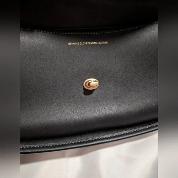 Coach Cashin Crescent Shoulder Bag - Picture 2 of 9